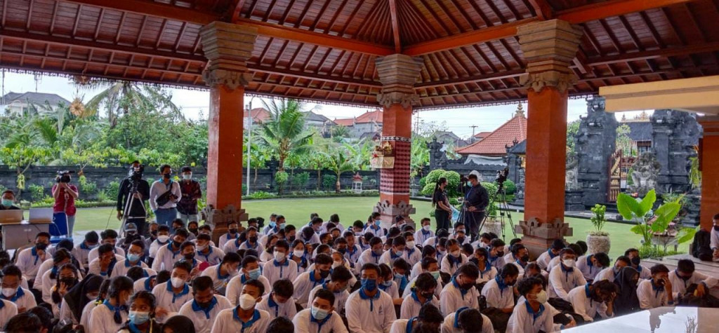 Antusias Peserta Didik Baru SMK TI Bali Global Badung Ikuti MPLS